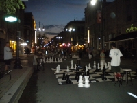 Jeux d'échecs géants sur la rue des Forges